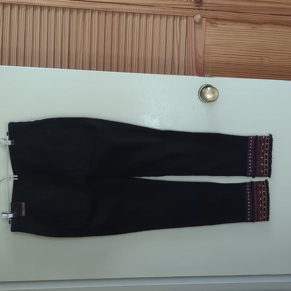 GG Jeans black size 10 ankle pant with trim near hem - Picture 2 of 3
